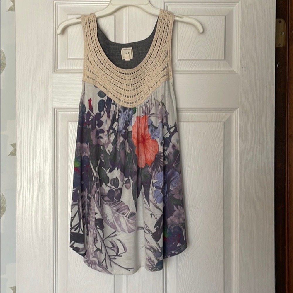 Summer top with coordinated sheer jacket